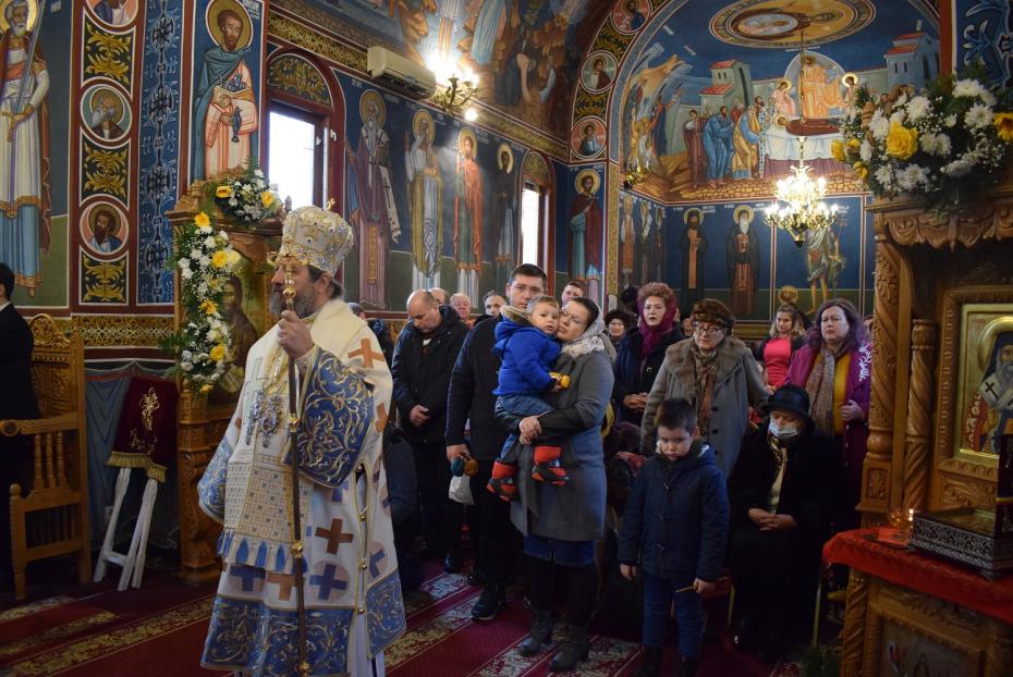 Slujba Sfintei Litrughii săvârșită de către Ps Nichifor Botoșăneanul