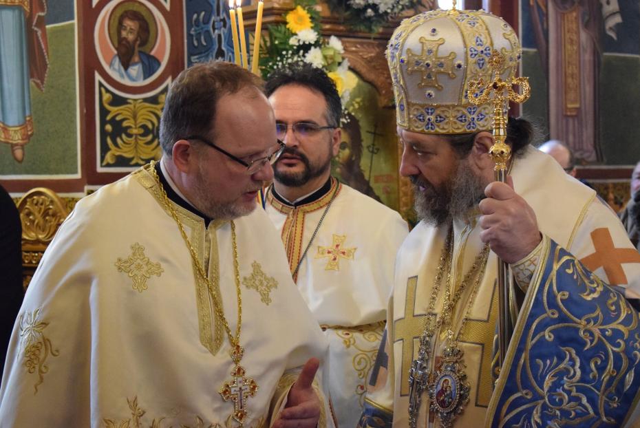 Slujba Sfintei Litrughii săvârșită de către Ps Nichifor Botoșăneanul