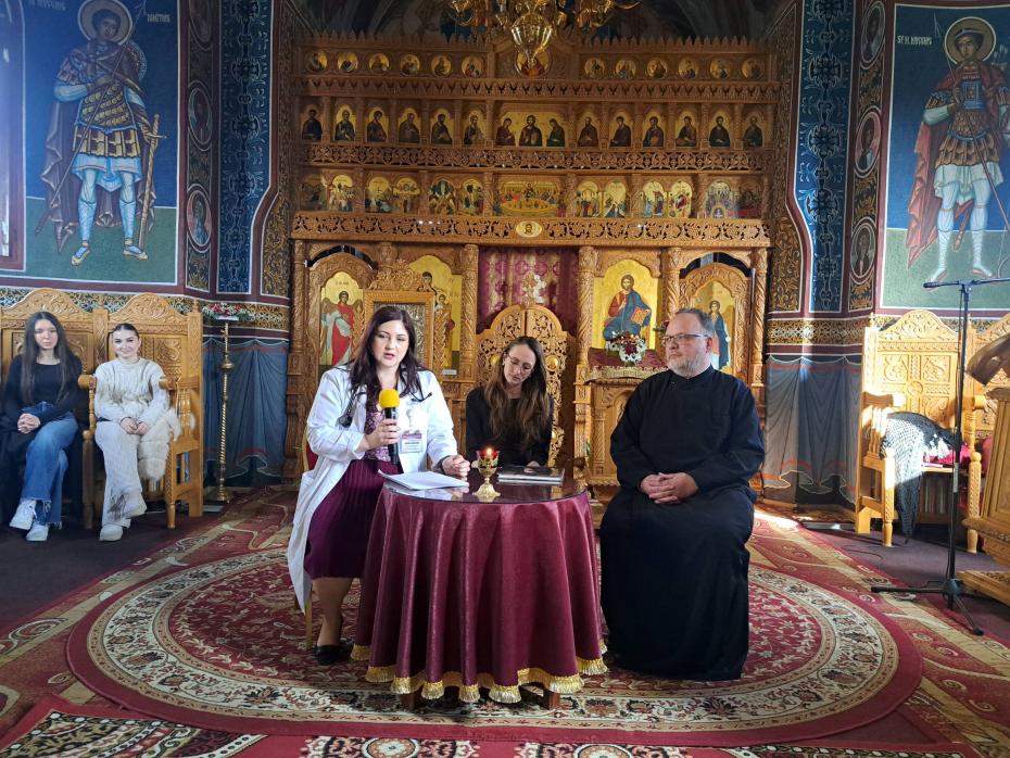 Activitate cu tinerii în biserica spitalului
