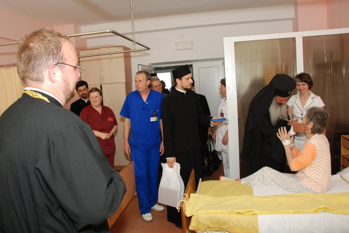 Sfinţirea Bisericii Sfântul Ioan Botezătorul din incinta Spitalului Municipal Paşcani - 18 iulie 2010 - Vizita Înaltpreasfinţitului Teofan în Spitalul Municipal Paşcani
