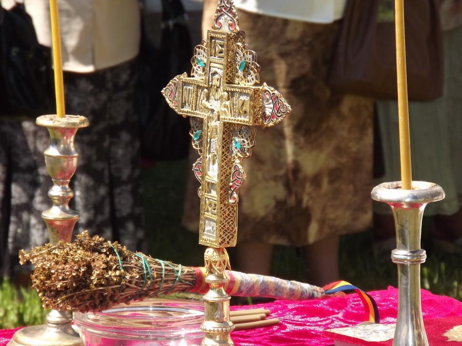 Sfinţirea Sfintei Cruci de la turnul clopotniţei