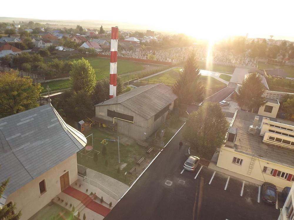 Spatiul social si clopotniţa bisericii - septembrie 2014